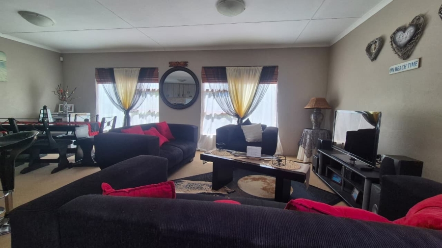 3 Bedroom Property for Sale in Country Club Western Cape